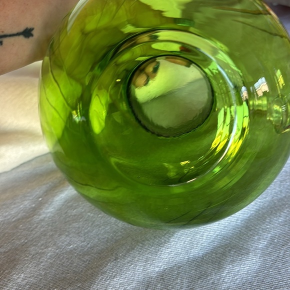 Luminaric uptown lime green 94 oz pitcher - Picture 4 of 4